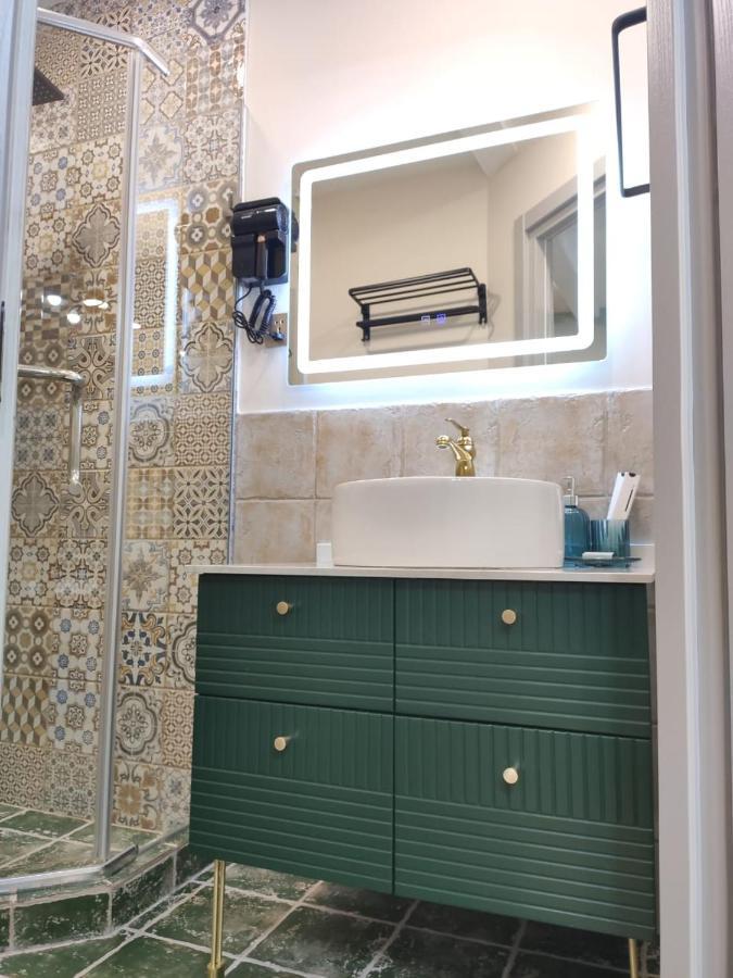 Qin Boutique Hotel Tbilisi Exteriör bild