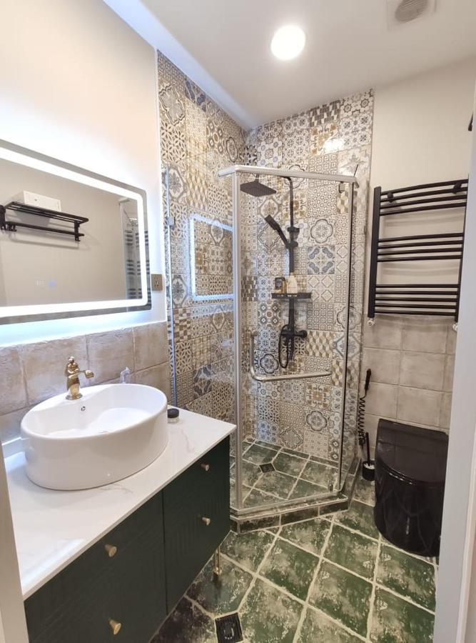 Qin Boutique Hotel Tbilisi Exteriör bild